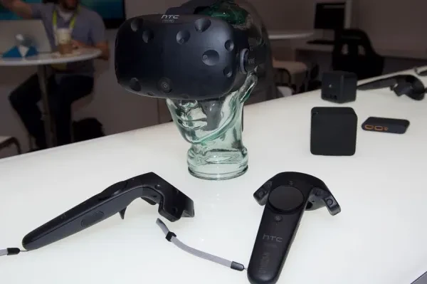 HTC VIVE - 5 Things to Know