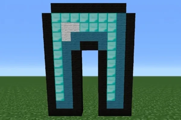 All Minecraft Leggings Enchantments (And When To Use Them)