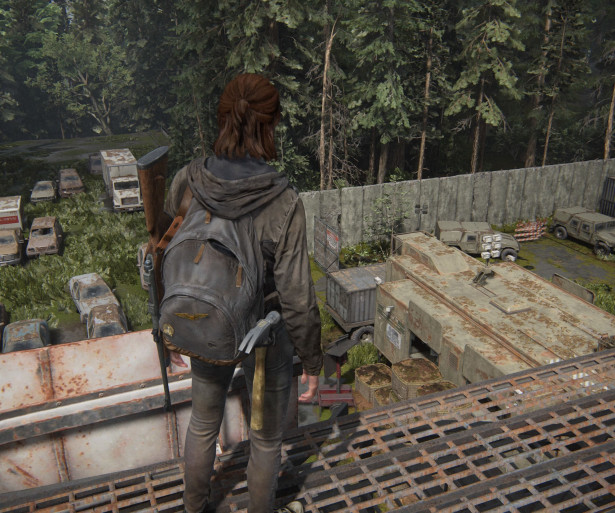 Ellie, the deuteragonist of The Last of Us, looks over the main gate of Seattle