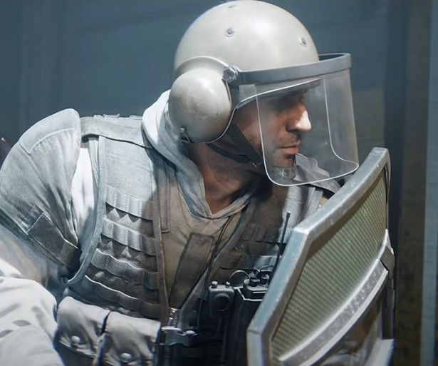 The top five best loadouts for Blitz in R6 Siege