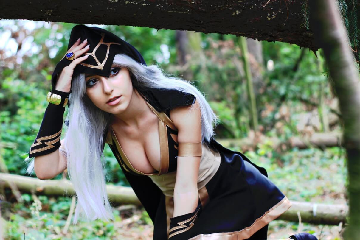 League of Legends Ashe Cosplay